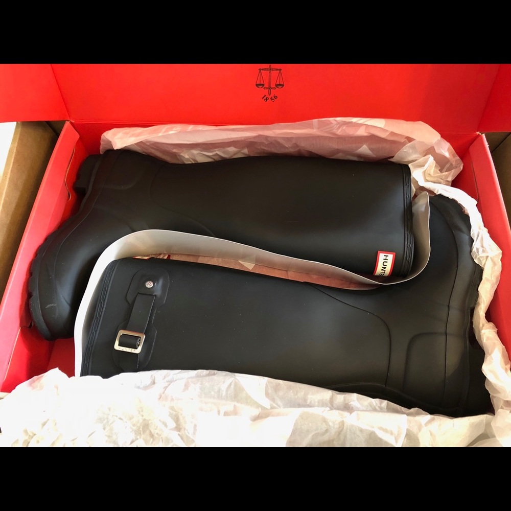 HUNTER BOOTS! BRAND NEW IN BOX!! NWT!